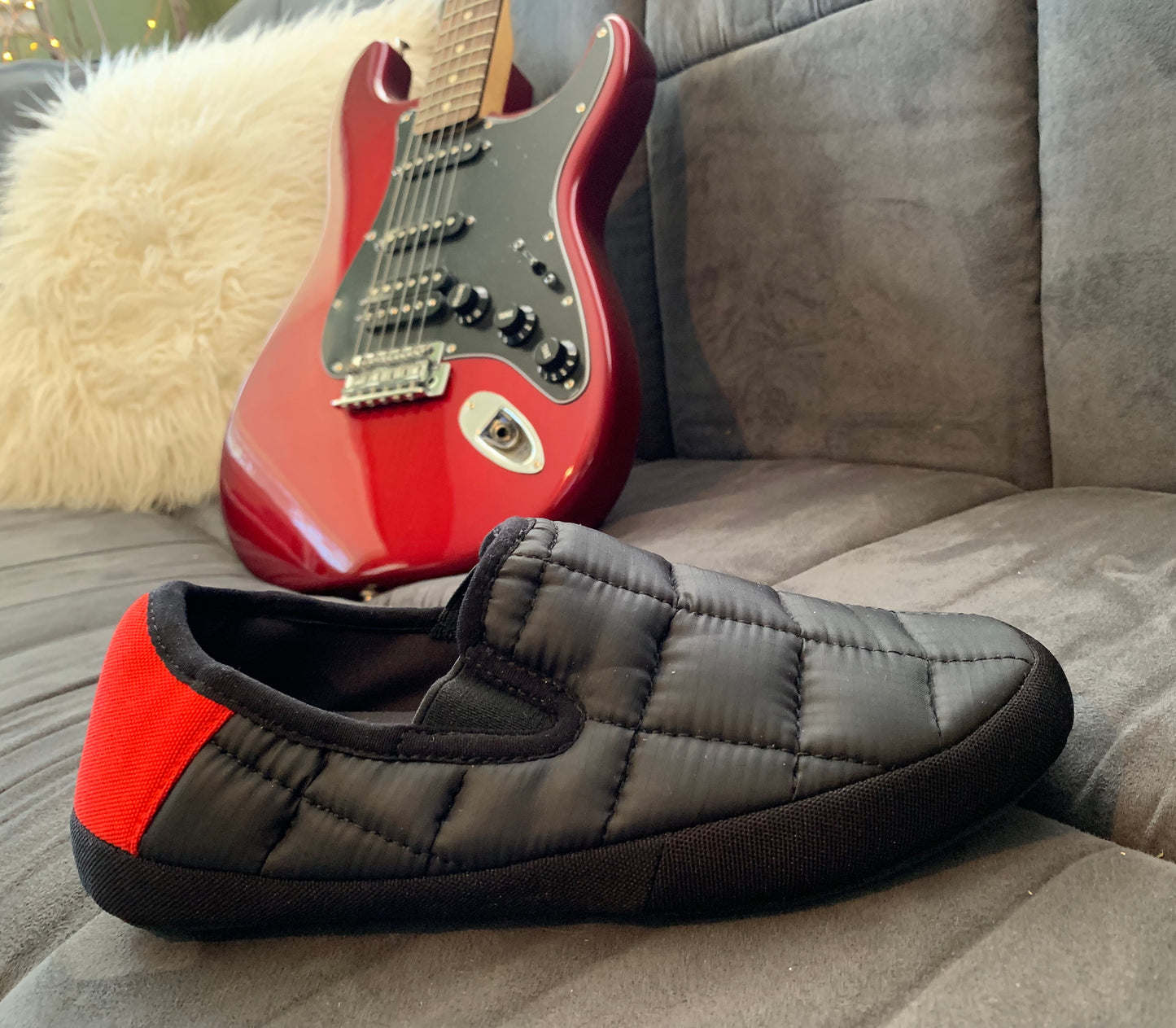 MALMOES WOMENS BLACK RED